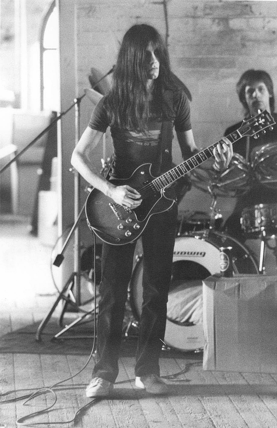 Steve Broomhead and Kim Turner, 1981 tour rehearsals - click for larger image 